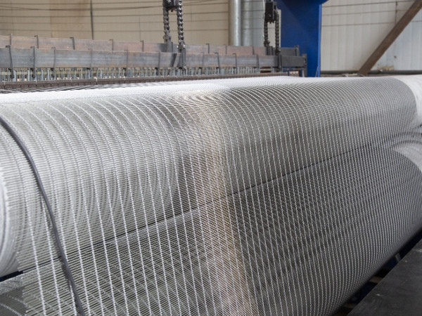 Architectural metal mesh on the machine